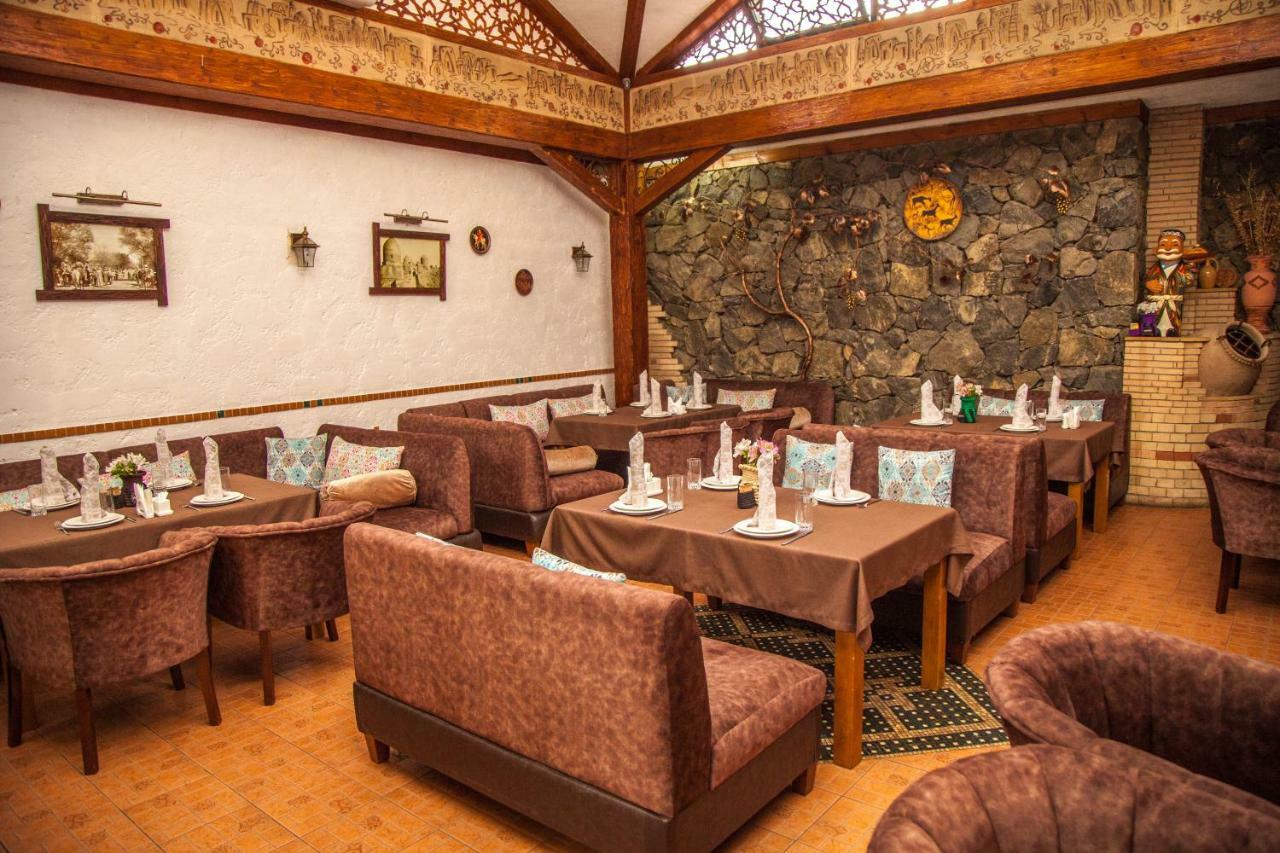 Platan Hotel Samarkand Exterior photo