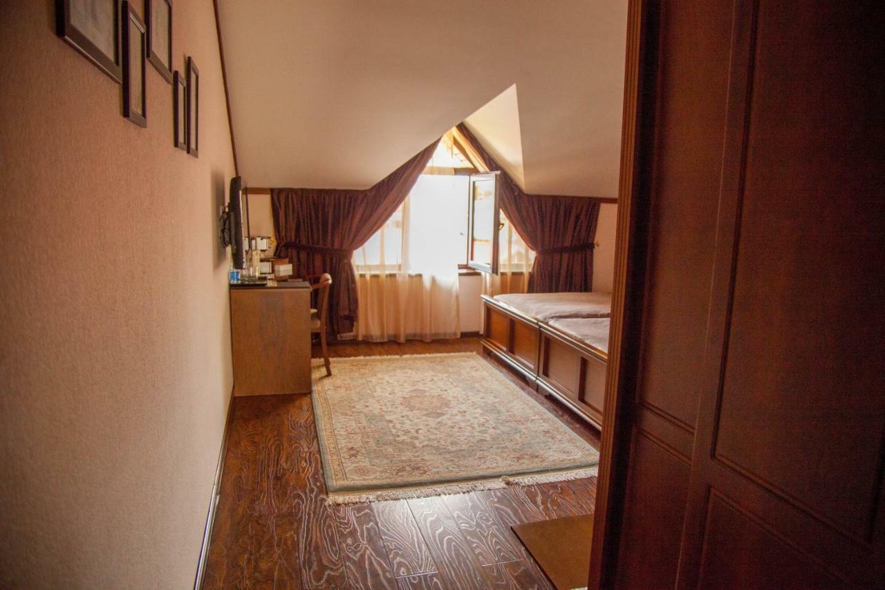 Platan Hotel Samarkand Exterior photo